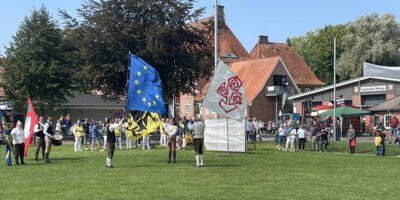 Belgische Fahnenschwinger halten Europa hoch!