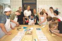 Azubis teilen ihre Leidenschaft mit Gymnasiasten (Bild vergr&ouml;&szlig;ern)