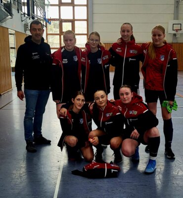 Meldung: B-Juniorinnen glänzen dank FUGRO in neuen Teamjacken!