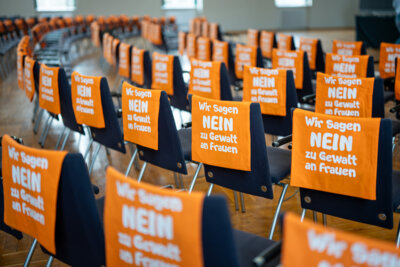 Foto zur Meldung: „Gewalt hat viele Gesichter“ - Hinsehen und Zeichen setzen!