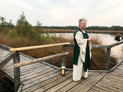 Nachts im Pietzmoor mit Moorhexe Mathilda (Bild vergrößern)