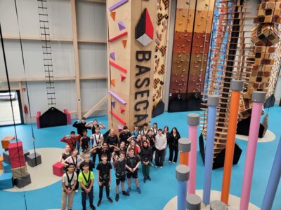Die Klasse 9b beim Kletterabenteuer (Bild vergr&ouml;&szlig;ern)