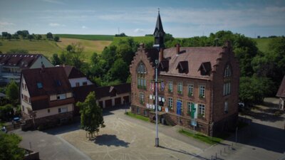 Rathaus Wiesenbach (Bild vergr&ouml;&szlig;ern)