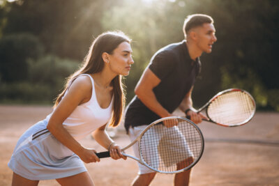 Tennis-Anfängerkurse für Erwachsene gibt es wöchentlich ab dem 15. April. (Bild vergrößern)