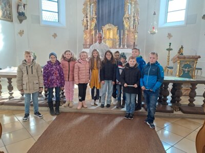Foto zur Meldung: Kindergottesdienst in Prackenbach mit Vorstellung der diesjährigen Erstkommunionkinder