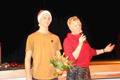Meldung: Die erste Weihnachtsshow der Oberschule Lommatzscher Pflege