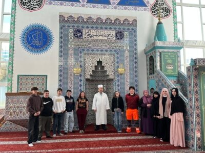 7H in der Türkiyem Mevlana Moschee in Weinheim (Bild vergrößern)