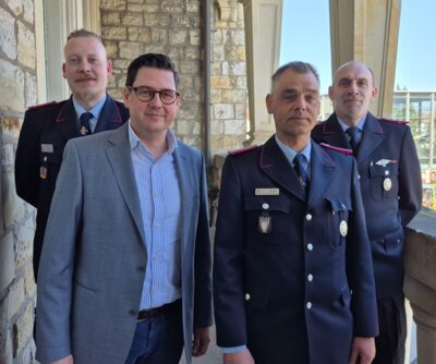 v.l.: OrtsBM Andy Bautze, Bürgermeister Axel Wohlgemuth, stvOrtsBM Brian-Christian Timmer, StBM Oliver Liese (Bild vergrößern)
