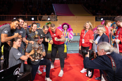 Duell der Sportgiganten (Bild vergrößern)