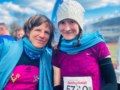 Melli und Kerstin (K2) beim Warburger Diemellauf (Bild vergrößern)