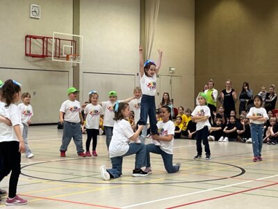 Tanzen an der Lindenschule (Bild vergrößern)