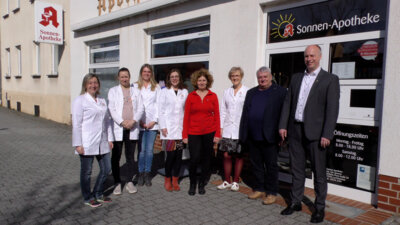 Foto zur Meldung: 20 Jahre Sonnen-Apotheke in Lauchhammer