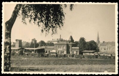 Der Pritzwalker Bahnhof aus Richtung Südosten, bevor er durch die Explosion zerstört wurde. Foto: Museum Pritzwalk (Bild vergr&ouml;&szlig;ern)