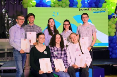 Foto zur Meldung: Mit Libellenkartierung, Farbstoffsolarzellen und Digitalem  Dolmetscher auf den Sprung ins Finale