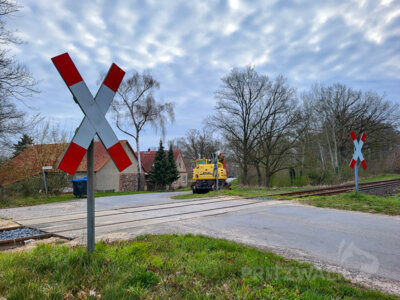 Bahnübergang in Sarnow: Ab dem 17. April ist hier voll gesperrt. Foto: Stadt Pritzwalk (Bild vergr&ouml;&szlig;ern)