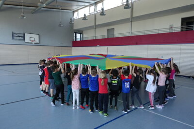 Grundschule Ellenberg - Sporttag Geräteturnen (Bild vergrößern)