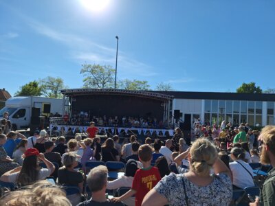Schulfest (Bild vergr&ouml;&szlig;ern)