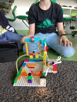 Die AG "Lego programmieren" stellt sich vor (Bild vergrößern)