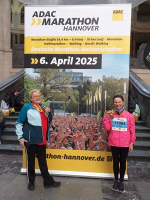 Nordic Walkerinnen beim ADAC Marathon Hannover (Bild vergrößern)