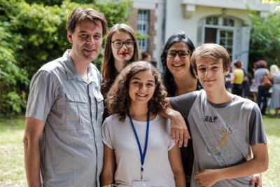 GASTFAMILIEN GESUCHT: EINE INTERNATIONALE BEGEGNUNG ZU HAUSE ERMÖGLICHEN (Bild vergrößern)