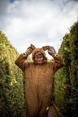 Wurzelrudi trifft Osterhase (Bild vergrößern)