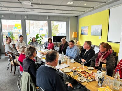 Vertreter der Stadt luden am 11. April zum Händlerstammtisch in die Ansprech.Bar I Foto: Martin Ferch (Bild vergrößern)