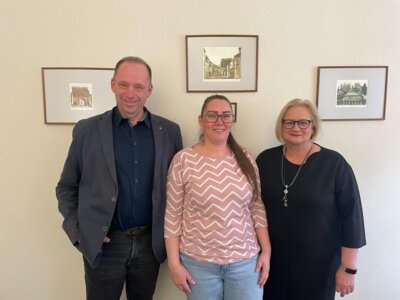 Foto zu Meldung: Neue Kollegin im Rathaus begrüßt