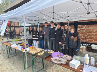 Meldung: Kl.10a/b beim Ostermarkt in Katzow