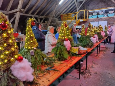 Meldung: Weihnachtsliches Basteln
