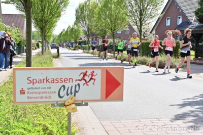 Meldung: Melanie Schwöppe und Waldemar Popp gewinnen den 10,7 km Lauf