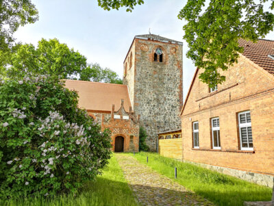 In der Kirche von Sadenbeck erklingen am 11. Mai Klassiker des Bigband-Jazz. Foto: Stadt Pritzwalk (Bild vergr&ouml;&szlig;ern)