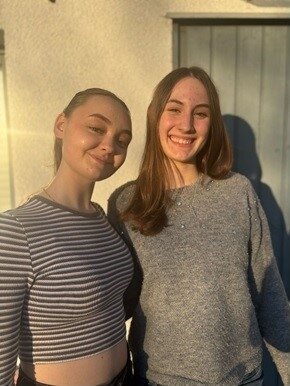 Annalena (l.) und Lina-Marie (r.) (Bild vergrößern)
