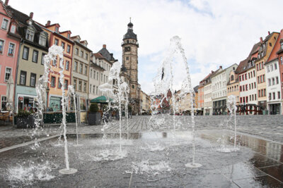 Marktplatz: Wasserspiel in Betrieb