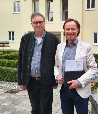 von links: Dr. Ulrich Fahrner (2. Vorstand) und Bürgermeister Bernhard Uhl (1. Vorstand) (Bild vergrößern)