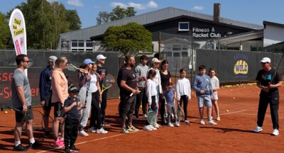 Seligenstadt spielt Tennis (Bild vergrößern)