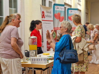 Vor der Festveranstaltung zur Brandenburgischen Seniorenwoche im Kulturhaus gibt eine eine Ausstellung über Hilfen im Alltag. Foto: Stadt Pritzwalk (Bild vergr&ouml;&szlig;ern)