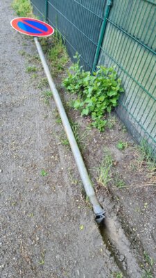 Alle Verkehrszeichen müssen ersetzt werden