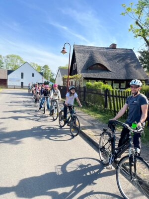 Radelspaß, Abenteuer und Lagerfeuer – Unsere Klassenfahrt der 4. Klasse