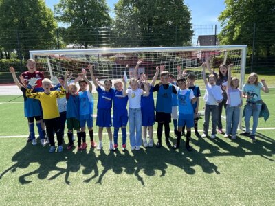 Testspiel zu den Fußball-Stadtmeisterschaften (Bild vergrößern)