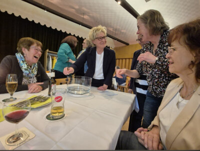 Klangtherapie - Ansätze und Wirkungsweisen auf Körper, Geist und Seele / LandFrauenverein Artlenburg-Artlenburg (Bild vergrößern)