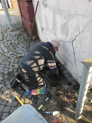 Projekt Außenbeleuchtung, Farbe für den Kadett und ein fertiger Traktor….. (Bild vergrößern)