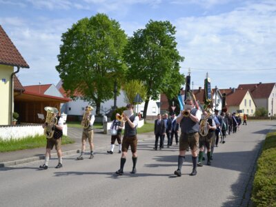Der Kirchenzug zum Kriegerjahrtag