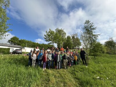 Gruppenfoto der Pflanzaktion 2025