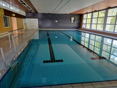 Für Erhalt des Schwimmbads in Ellerbek: Rellingen spendet 10.000 Euro (Bild vergrößern)