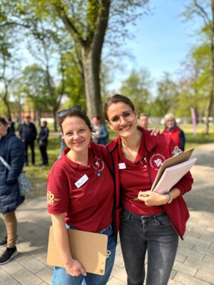 Die Ehrenamtskoordinatorinnen Sabrina Klabuhn (r) und Tina Vogel I (Bild vergrößern)