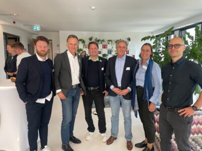 V.l.n.r.: Dr. Nils Schumacher (SMHS Kongresssekretär), Christoph Holstein (Staatsrat Sport Hamburg), Prof. Dr. Rüdiger Reer (DGSP-Generalsekretär), Prof. Dr. Klaus-Michael Braumann (Ehrenpräsident der DGSP), Katharina von Kodolitsch (Präsidentin des Hamburger Sportbundes) und Prof. Dr. Thomas Gronwald (Medical School Hamburg).