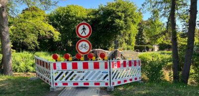 Sperrung der Fußgängerbrücke am Königsgraben