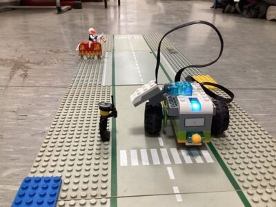Eine zweite Erde: Projekt Ikarus der Klasse 3c - Wir bauen einen Erkundungsroboter