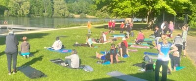 Etwa 60 Teilnehmerinnen und Teilnehmer waren beim ersten "Sport am Rothsee" dabei (Bild vergrößern)