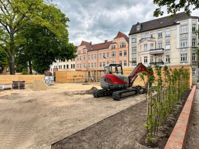 Hof des Kinder- und Jugendkulturzentrums an der Schillerstraße I Foto: Martin Ferch (Bild vergrößern)